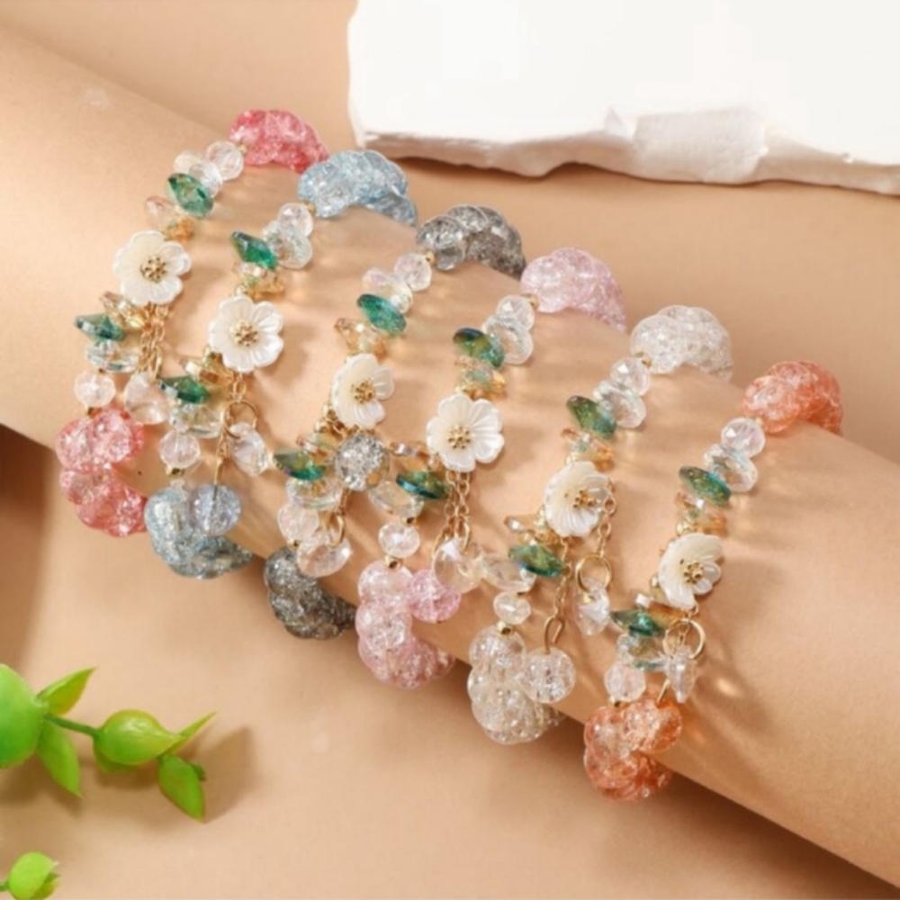 🧡NWT Beaded Flower BoHo bracelets 🧡